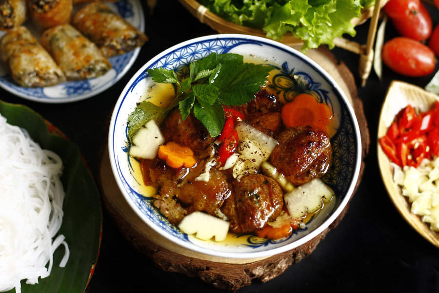 Bún chả, một trong những món ăn có từ lâu đời trong làng ẩm thực Hà Nội