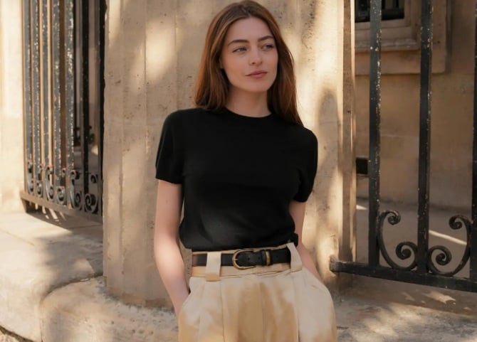 Học lỏm 10 cách mặc áo thun của phụ nữ Pháp để nâng tầm phong cách mùa hè