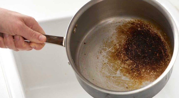 Không nên để nồi nhôm bị cháy trong quá trình đun nấu dễ sinh ra cách chất độc hại