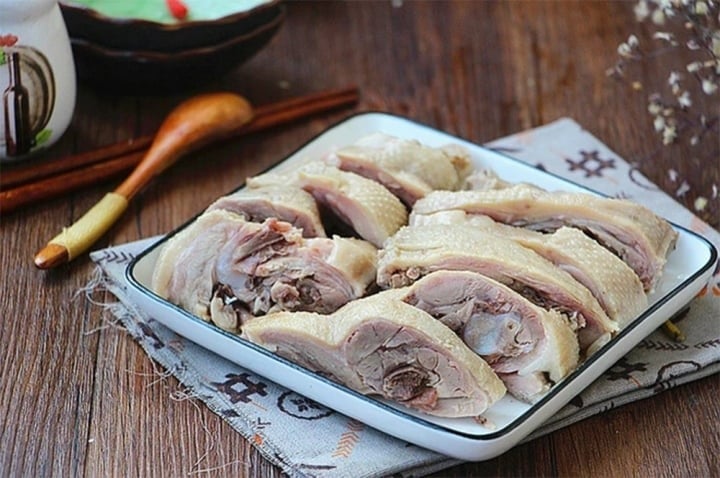 Thịt vịt là món ăn tương đối phổ biến ở Việt Nam và được xem là thực phẩm bổ dưỡng. 