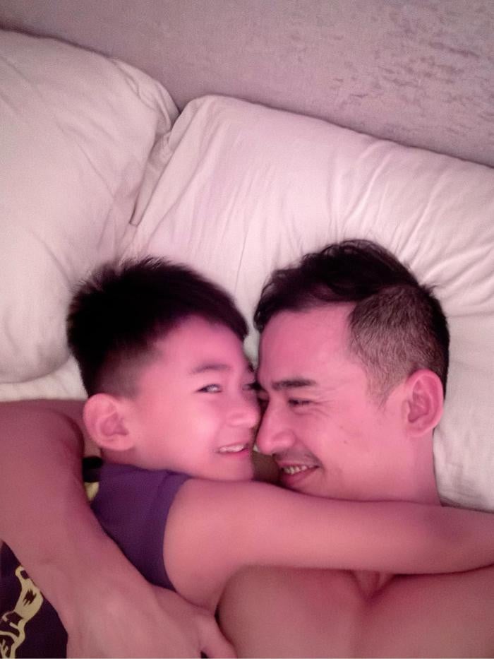 Lương Thế Thành khoe khoảnh khắc dễ thương bên con trai 6 tuổi.  