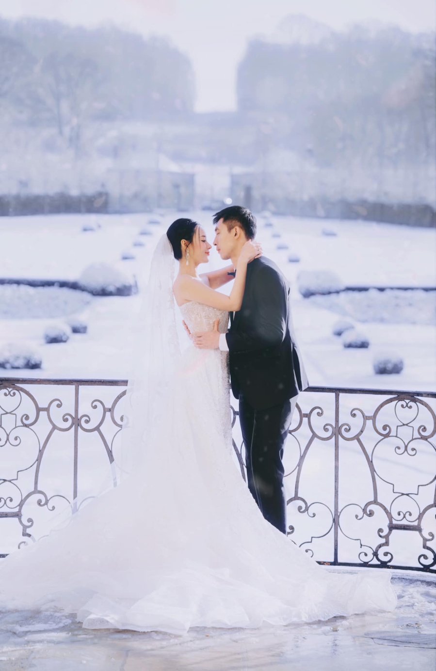 Midu tung bộ ảnh cưới chụp trong giá lạnh âm 6 độ tại Paris