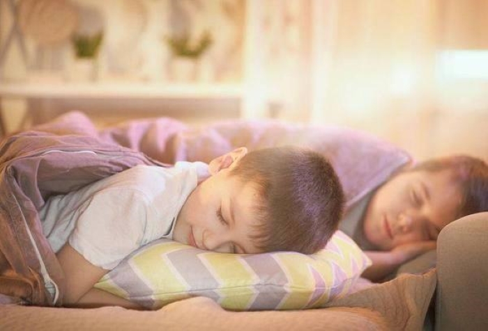 Chỉ khi trẻ ngủ ngon, phổi được dưỡng ẩm mới có thể tăng tiết hormone tăng trưởng, từ đó mới kích thích xương phát triển.