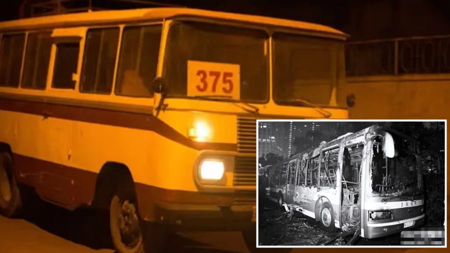 Xe buýt 375 trong trạng thái bị thiêu rụi khi được tìm thấy.