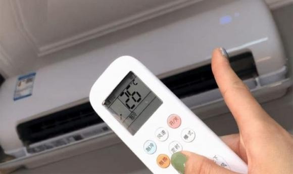 Do đó, bạn cần bật điều hòa ở nhiệt độ thấp, khoảng 23 - 24 độ C, và sẽ mất khá nhiều thời gian để làm lạnh toàn bộ phòng vì lưu thông không khí không tốt.