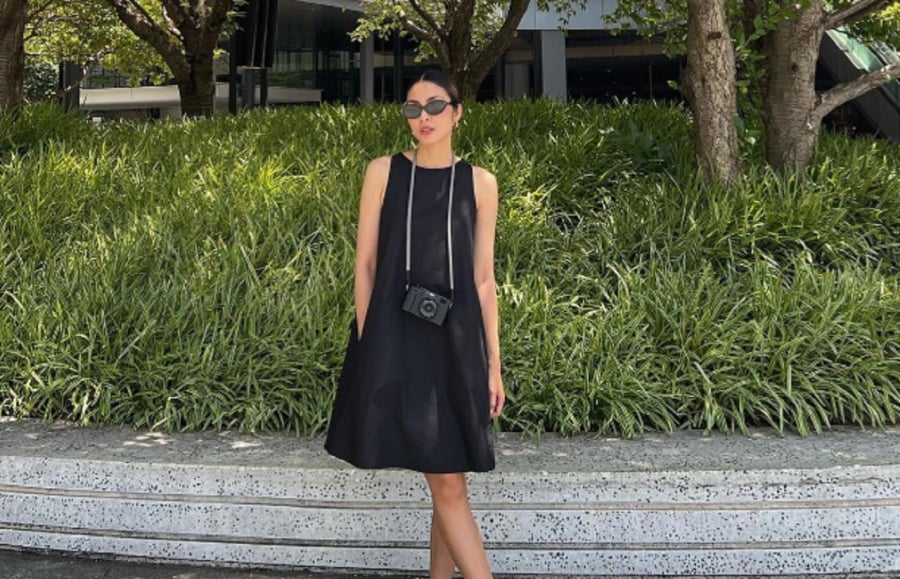Váy đen gile kết hợp với giày lười của Tăng Thanh Hà rất đáng tham khảo.