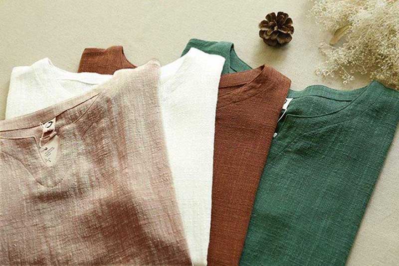 Các loại vải như cotton, linen hoặc viscose thường rất dễ bị nhăn