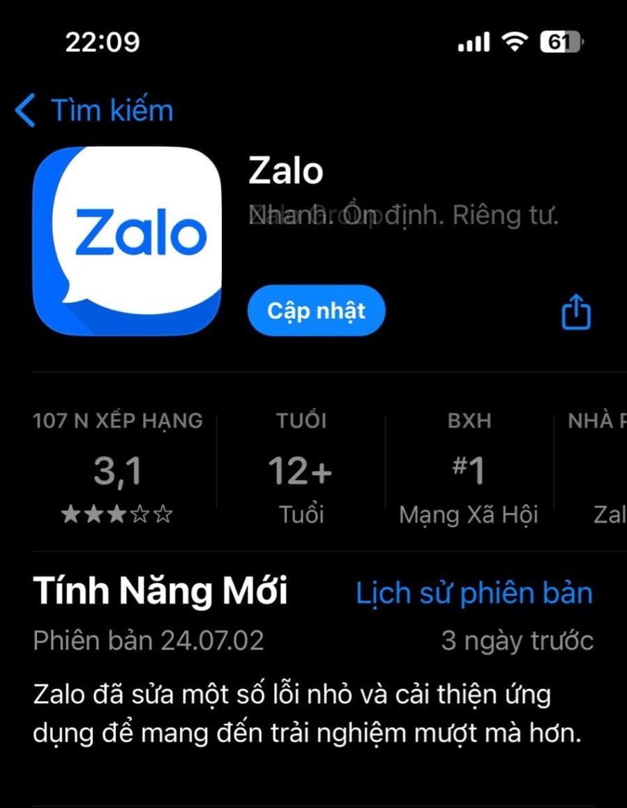 Cập nhật ứng dụng Zalo tại kho ứng dụng Play Store hoặc App Store.