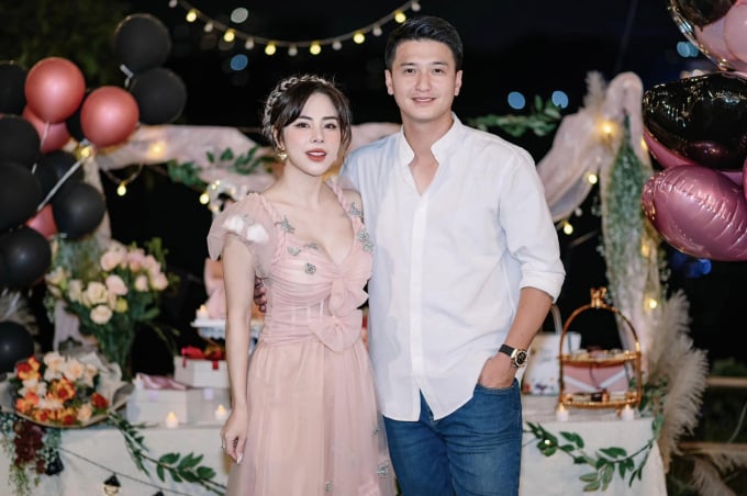  Huỳnh Anh cho biết anh đã có ý định lập gia đình với “bà mẹ một con”, từng có một đời chồng và hơn anh 6 tuổi.