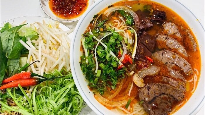 Bún bò Huế