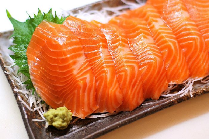 Cá hồi nhiều Omega-3 giúp xương chắc khỏe