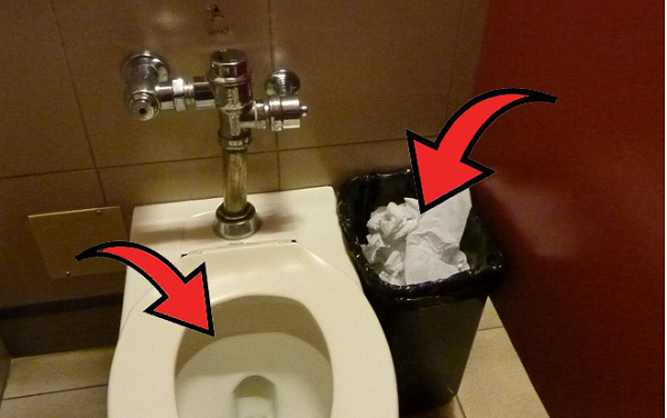 Hệ thống thoát nước không tốt thì bạn nên lựa chọn vứt giấy vào thùng rác.
