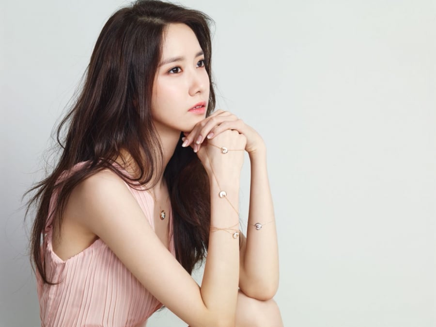 Yoona sở hữu làn da sáng bật tông, cân đẹp mọi kiểu makeup nhờ tuyệt chiêu chăm sóc da này