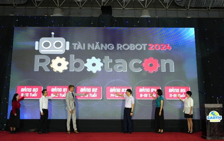 Cuộc thi Robotacon Wro 2024 đã diễn ra VCK miền Bắc vào ngày 10/08 và sẽ tiếp tục thi đấu VCK miền Trung, Nam và Chung kết Quốc gia vào ngày 21, 23/08