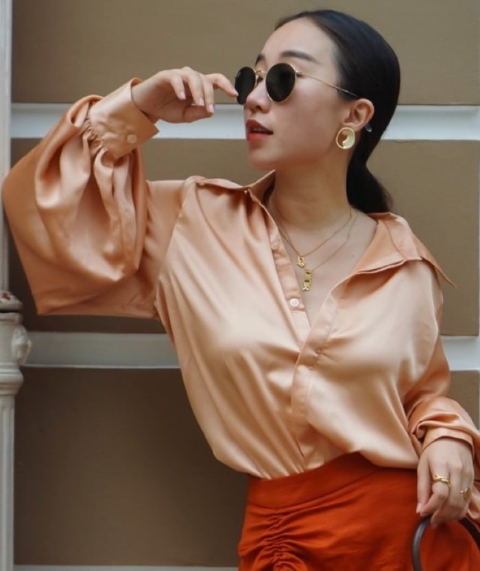 Chỉ cần biết kết hợp màu sắc với nhau thì nàng công sở có ngay được Outfit sành điệu.