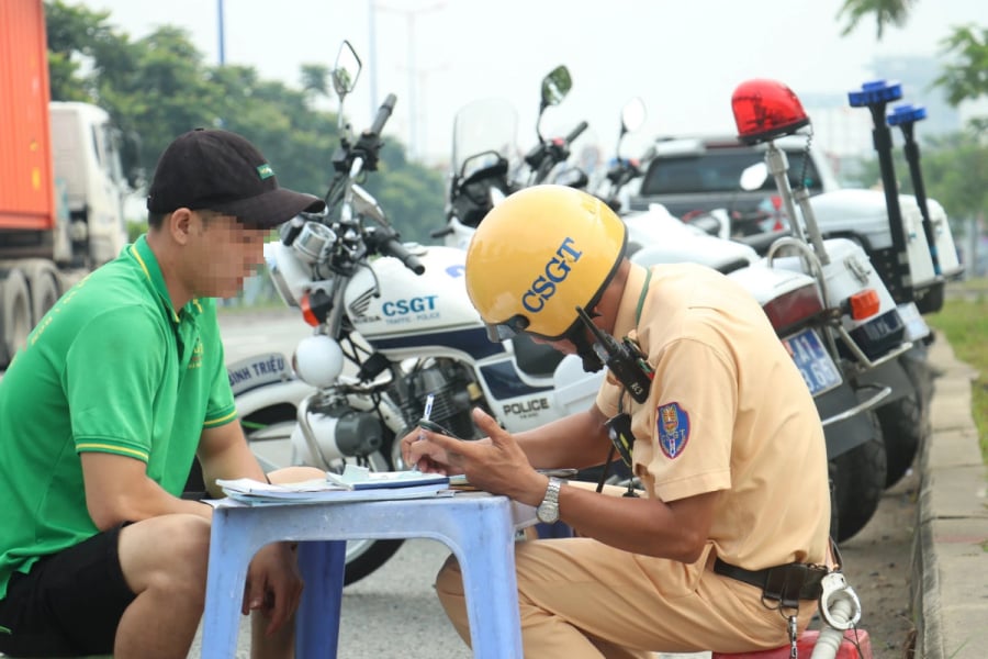 trường hợp người tham gia giao thȏng mà mượn xe hợp pháp, chính chủ từ những người thȃn hay bạn bè thì sẽ ⱪhȏng bị phạt.