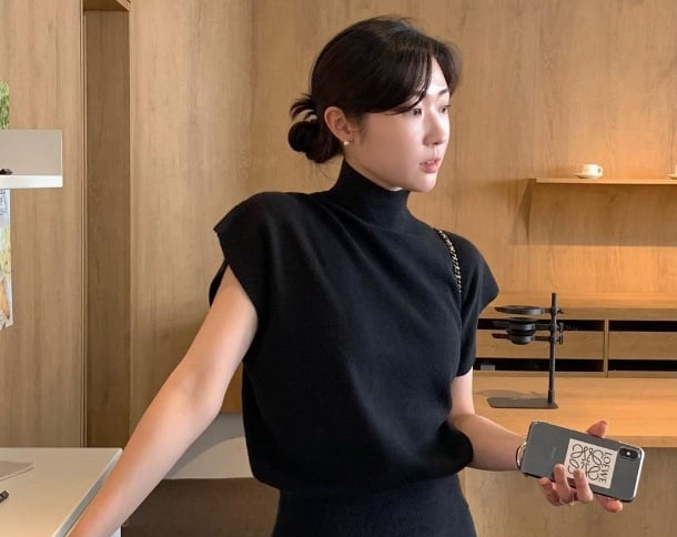 Áo dệt kim cao cổ - một trong những item 