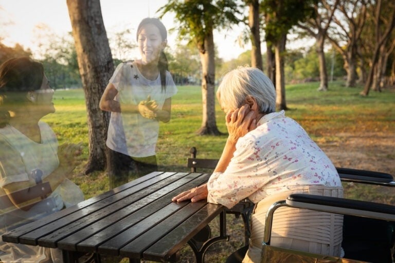 Sống cùng nhau nhiều năm, xung đột và mâu thuẫn giữa vợ chồng là điều không thể tránh khỏi. 