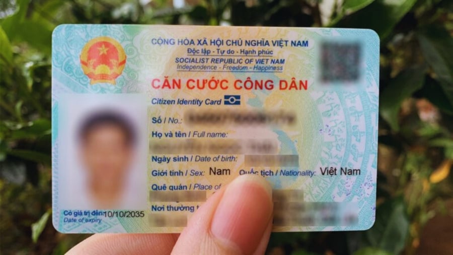 Điều 21 Luật Căn cước 2023 quy định rằng, công dân Việt Nam đã có thẻ căn cước bắt buộc phải thực hiện thủ tục đổi cấp thẻ căn cước khi đủ 14 tuổi, 25 tuổi, 40 tuổi và 60 tuổi