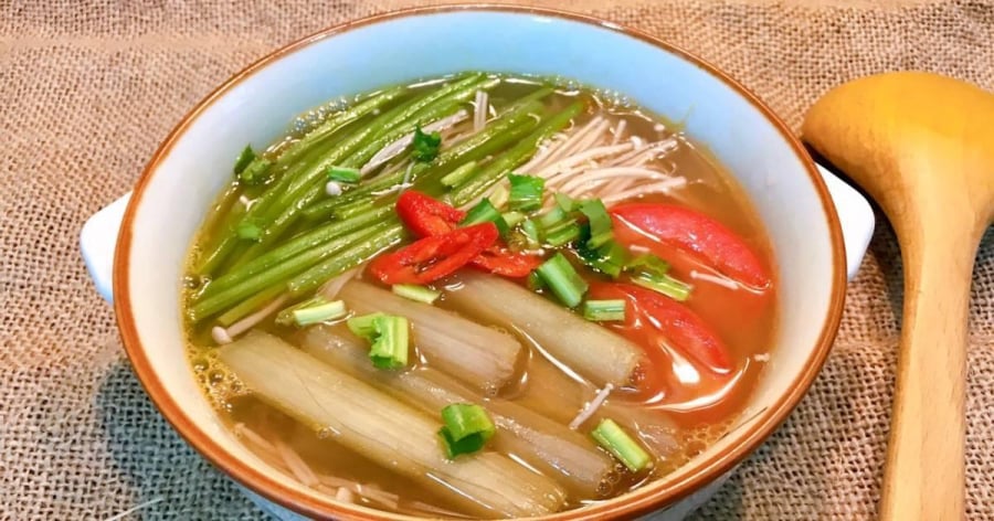 Canh chua bông súng