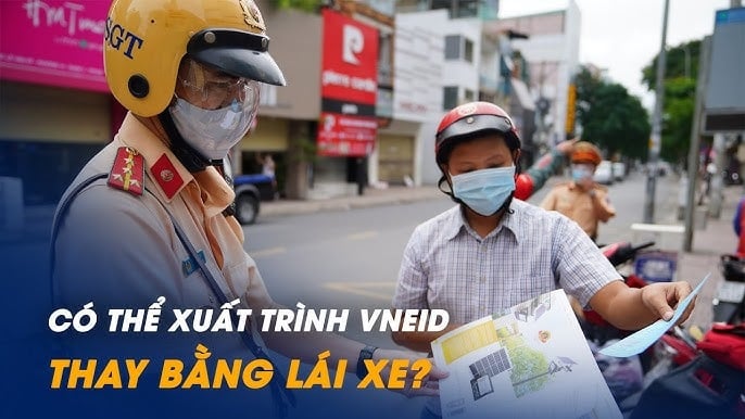 4 loại giấy tờ xe có thể xuất trình qua VNEID, người dân tham gia giao thông chẳng lo bị phạt