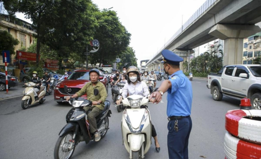 Bắt đầu từ 1/1/2025: 5 đối tượng không được lái xe máy, là ai?
