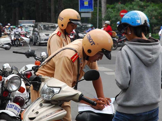 Chủ phương tiện cần làm ngay 1 việc sau khi bán xe để không bị phạt nặng