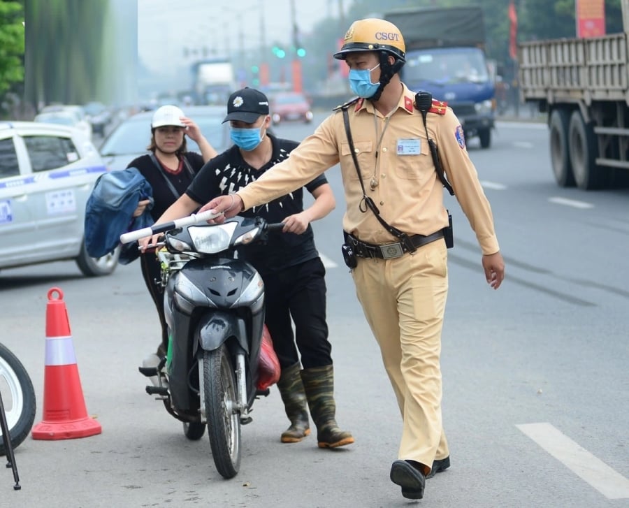 Hết 31/12/2024: Người dân đi xe không chính chủ sẽ bị CSGT phạt 8 triệu đồng, đúng không?