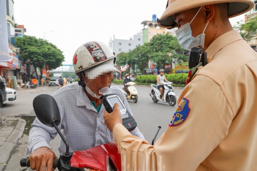 10 hành vi vi phạm giao thông đối với xe máy bị phạt tới 10 triệu đồng, số 5 nhiều người mắc