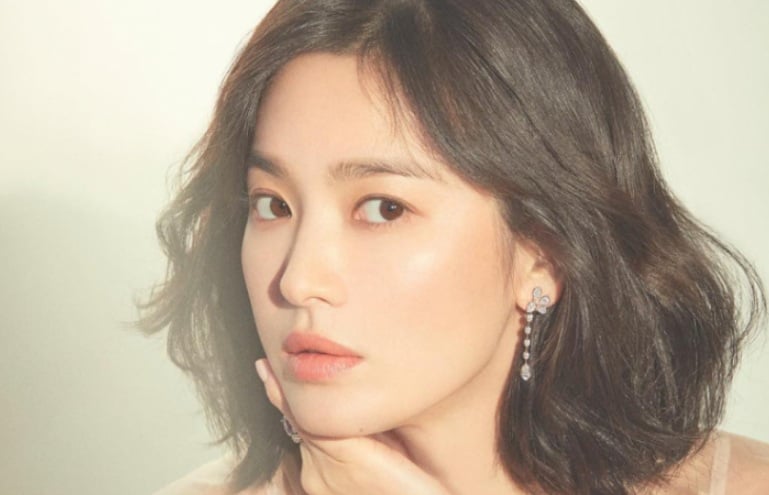 Song Hye Kyo và Triệu Lệ Dĩnh đều đã thử nghiệm kiểu tóc này tại các sự kiện lớn