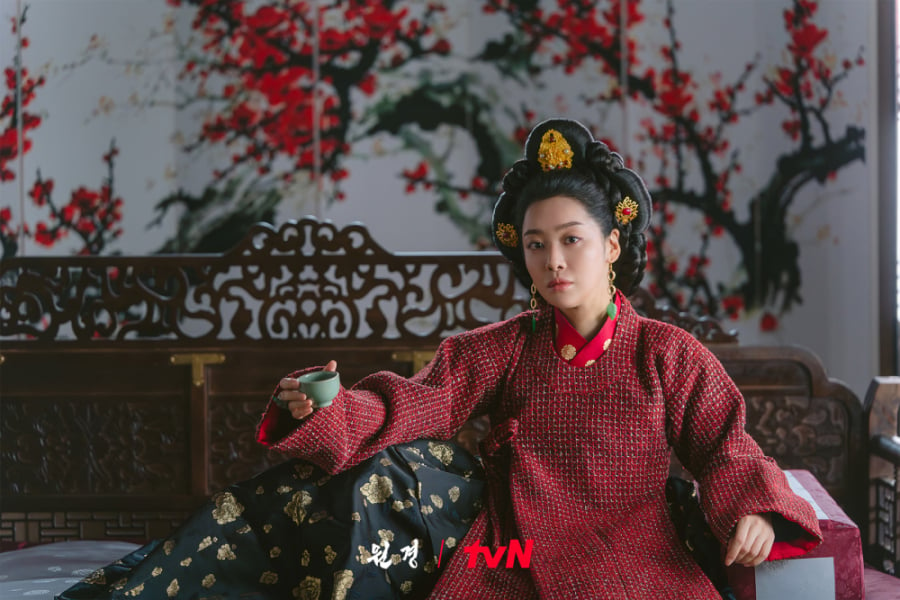 Cha Joo Young gây ấn tượng mạnh với những vai diễn táo bạo, đặc biệt trong “The Queen Who Crowns” 