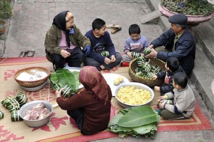 Gói bánh chưng. (Ảnh minh họa)