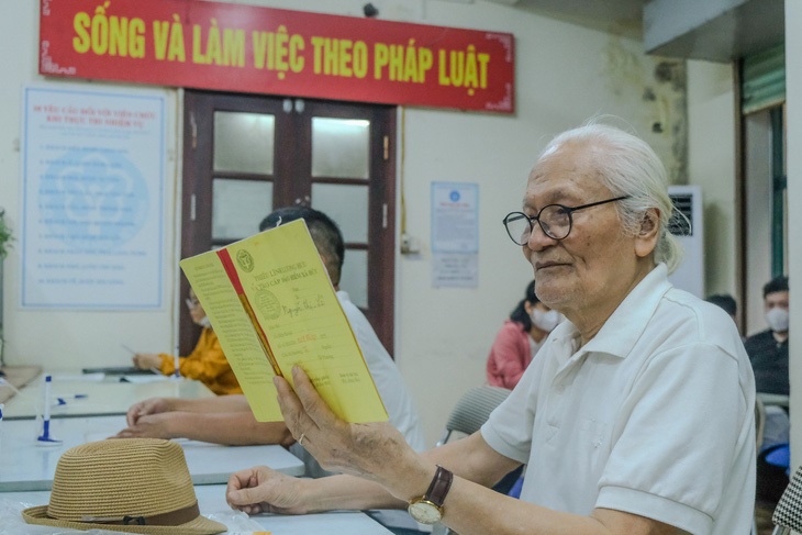 Bộ Lao động Thương binh và Xã hội đề xuất áp dụng mức trợ cấp hưu trí xã hội 500.000 đồng/tháng cho người từ đủ 75 tuổi trở lên không có lương hưu, bắt đầu từ ngày 1/7.     