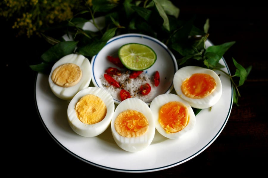 Image of hard-boiled eggs