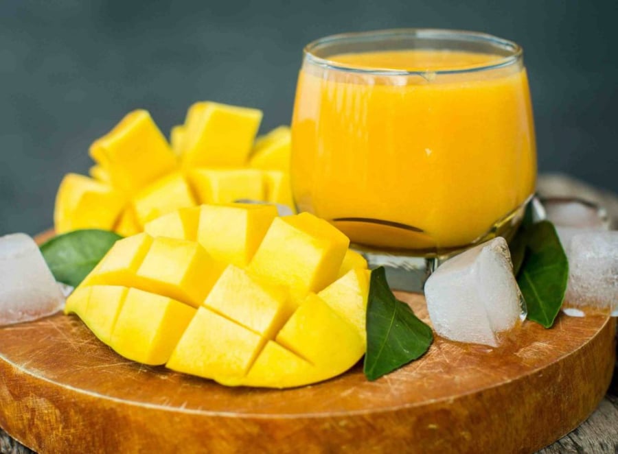 Nếu muốn giảm cân, hãy ăn một vài miếng xoài trước bữa ăn để tạo cảm giác no lâu