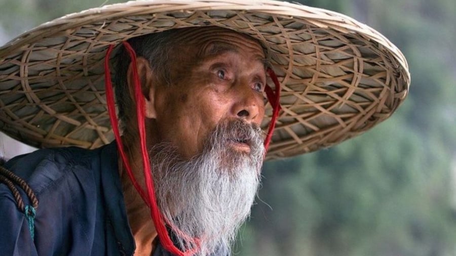 Đầu người giàu không có tóc, chân người nghèo không có lông