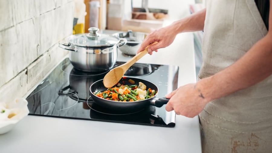 Nấu quá kỹ hoặc ăn sống đều có nguy cơ