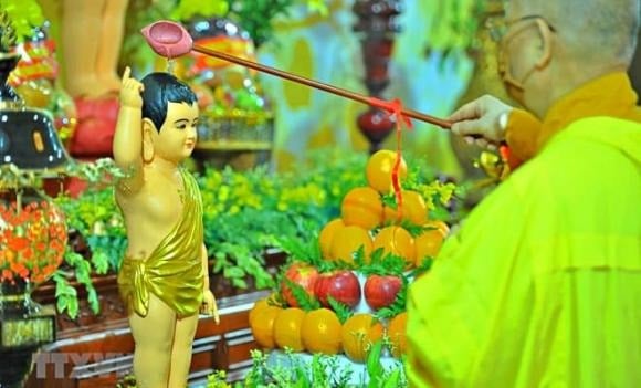 Rằm tháng Tư âm lịch từ lâu đã gắn liền với câu nói truyền miệng: “Tháng Tư âm sợ nhất ngày rằm”.