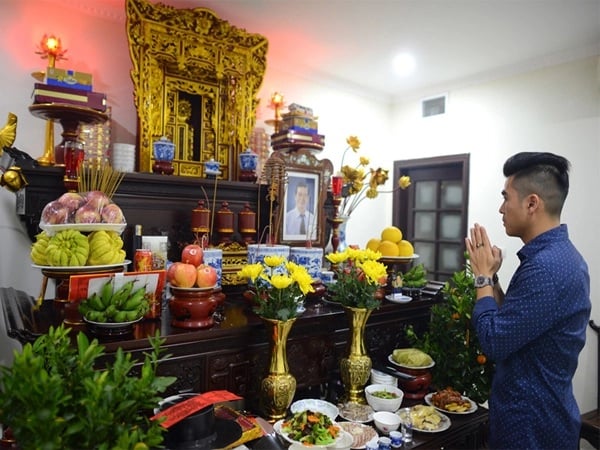 Người xưa dặn: Lúc thắp hương nhất định phải nói 2 chữ Tổ Tiên mới độ, là chữ gì?