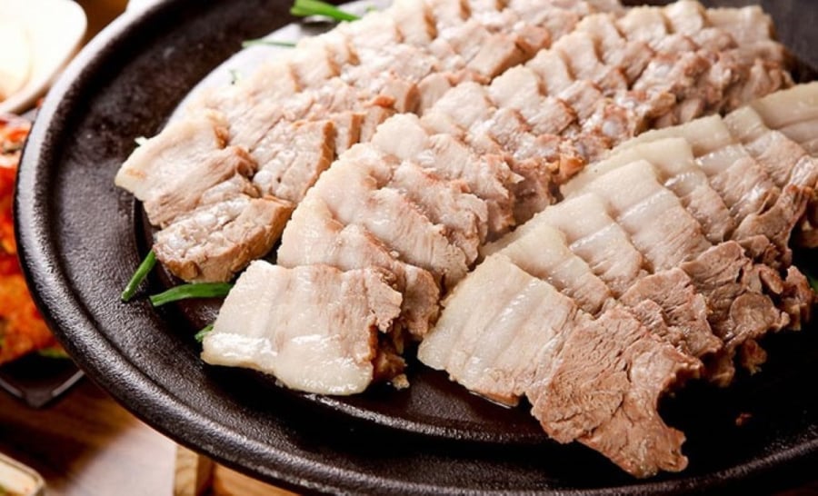 Thịt lợn luộc thơm ngon
