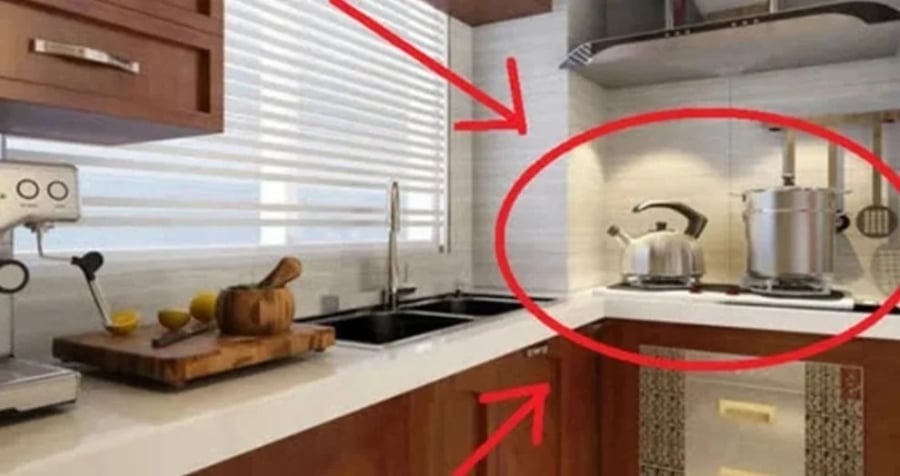 Một câu nói cổ xưa đã chỉ ra: “Mở cửa nhìn thấy bếp nấu, tiền của và gia súc sẽ hao tổn rất nhiều.”