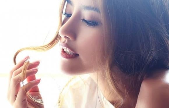 Khác với những phút giận hờn vô cớ hay cảm xúc bốc đồng, phụ nữ trưởng thành sở hữu sự điềm tĩnh và đằm thắm.