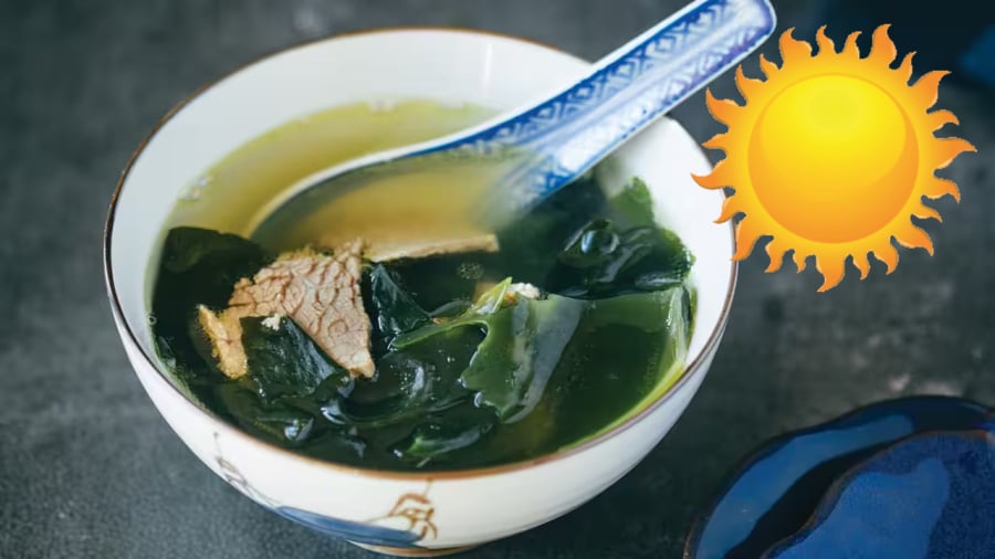 Rong biển cũng có thể khiến da dễ bắt nắng hơn.