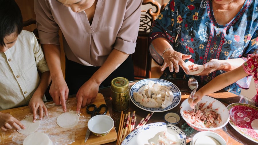 Cha mẹ cần thời gian hơn cần tiền của con như ngày xưa ta bé ta cần bên cha mẹ