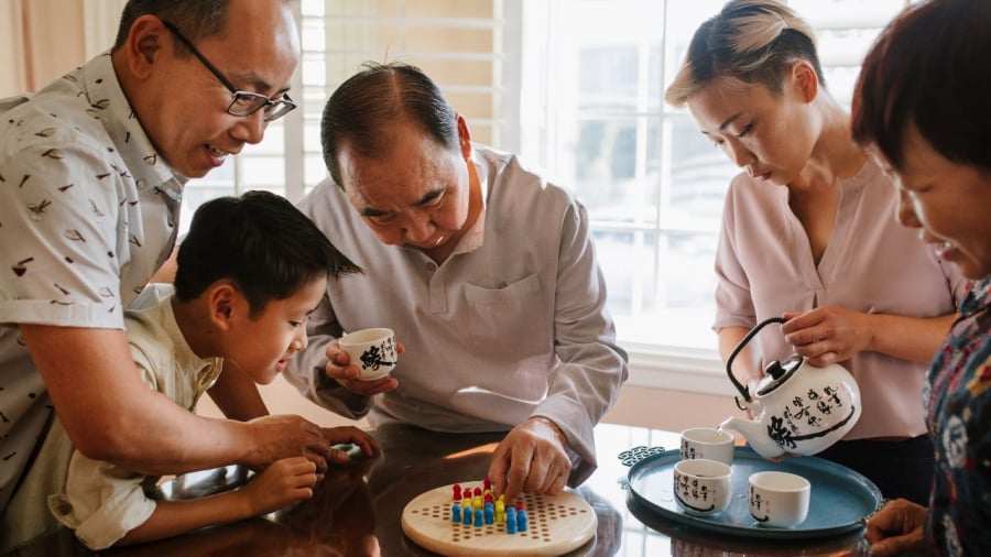 Hãy dẫn gia đình nhỏ vợ chồng con cái của chúng ta về thăm cha mẹ, họ sẽ vui biết bao
