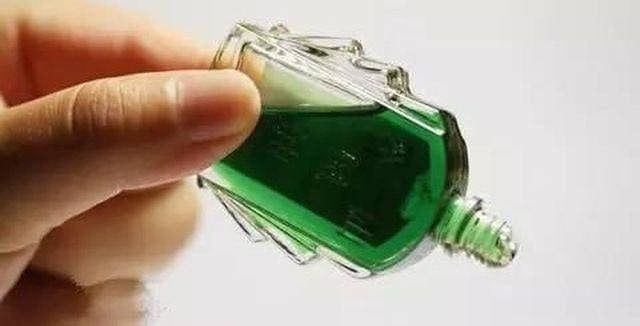 Không chỉ khử mùi, dầu gió còn là giải pháp tự nhiên giúp đuổi muỗi.