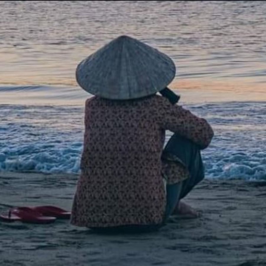 Lời trách móc chỉ bóp nghẹt thêm không khí gia đình, nhiều cha mẹ vất vả vẫn không oán trách con
