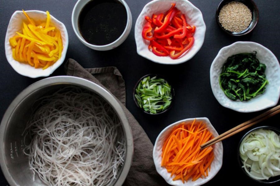 Nguyên liệu làm miến xào rau củ