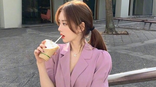 Bạn nghĩ rằng bằng cách làm hài lòng người khác, họ sẽ đối xử tốt và khoan dung với bạn, nhưng thực tế không phải vậy.