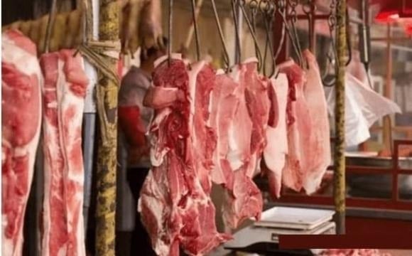 Người xưa có câu “Thịt lợn không mua thịt cổ” vì phần cổ lợn chứa nhiều mỡ, nếu ăn quá nhiều dễ gây tăng cân nhanh chóng và ảnh hưởng xấu đến tim mạch cũng như não bộ.